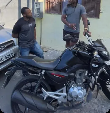 Honda Fan 160 2026 preta pronta para entrega ao cliente